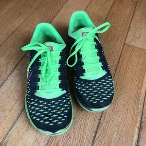 Nike Free 4.0 V2 Running Shoes